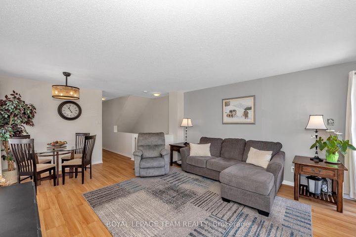Photo 6 at 85 Cresthaven Drive, Nepean (Barrhaven East), Ottawa