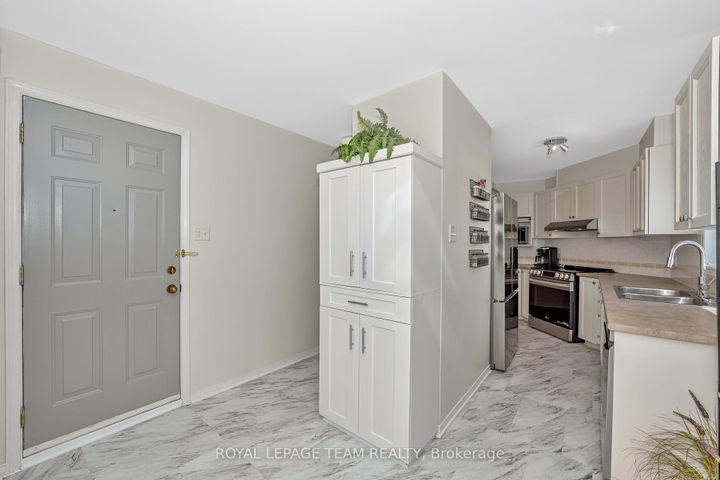Photo 11 at 85 Cresthaven Drive, Nepean (Barrhaven East), Ottawa
