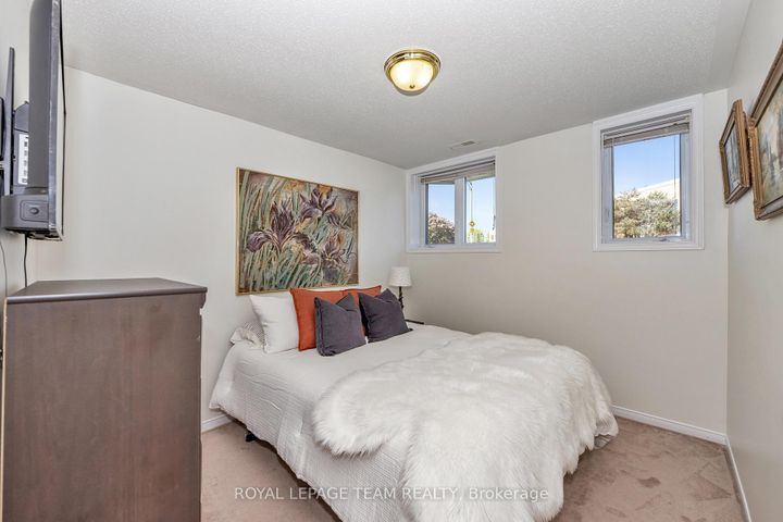 Photo 17 at 85 Cresthaven Drive, Nepean (Barrhaven East), Ottawa