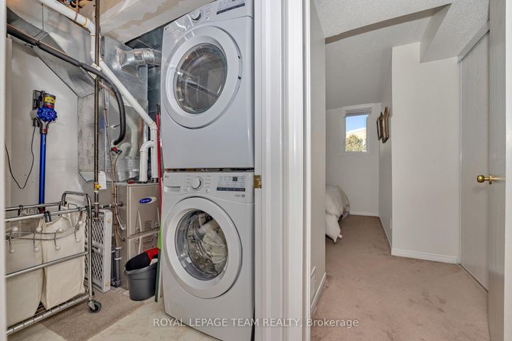 Photo 19 at 85 Cresthaven Drive, Nepean (Barrhaven East), Ottawa