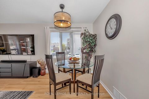 Photo 4 at 85 Cresthaven Drive, Nepean (Barrhaven East), Ottawa