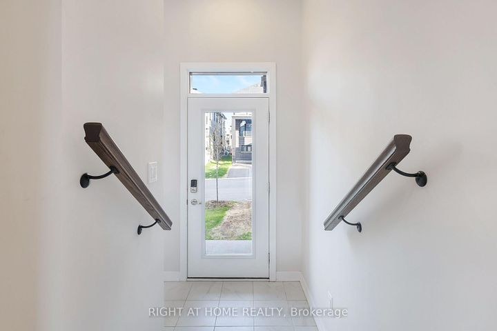 Photo 2 at 106 Beebalm Crescent, Nepean (Half Moon Bay), Ottawa