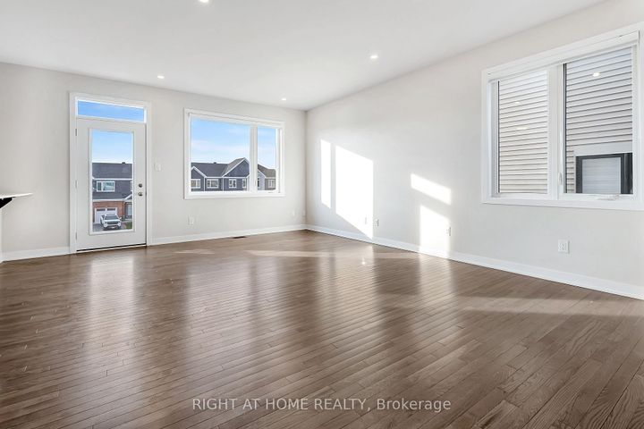 Photo 6 at 106 Beebalm Crescent, Nepean (Half Moon Bay), Ottawa
