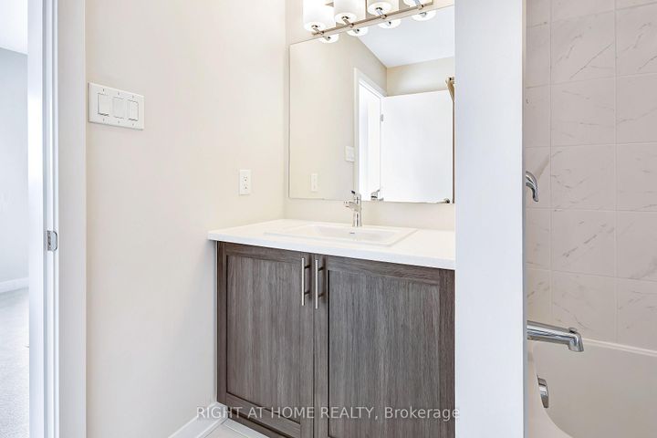 Photo 15 at 106 Beebalm Crescent, Nepean (Half Moon Bay), Ottawa