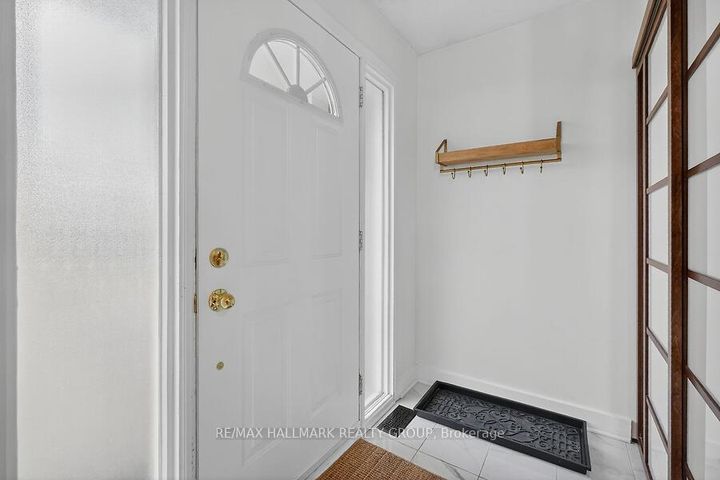 Photo 2 at 912 Dynes Road, Nepean (Carleton Square), Ottawa