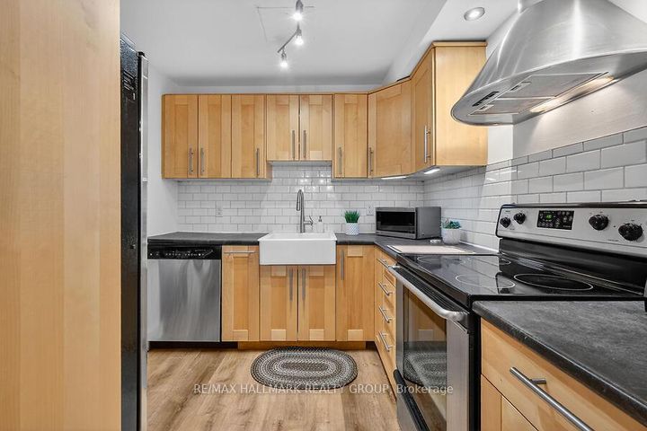 Photo 7 at 912 Dynes Road, Nepean (Carleton Square), Ottawa