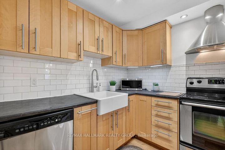 Photo 9 at 912 Dynes Road, Nepean (Carleton Square), Ottawa