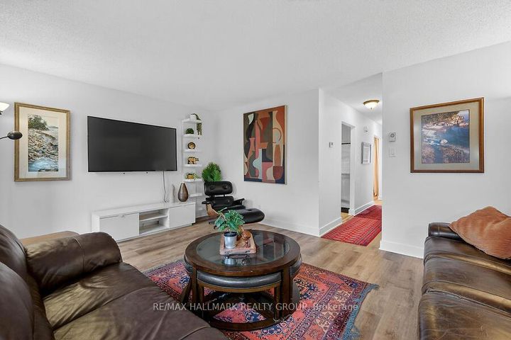 Photo 13 at 912 Dynes Road, Nepean (Carleton Square), Ottawa