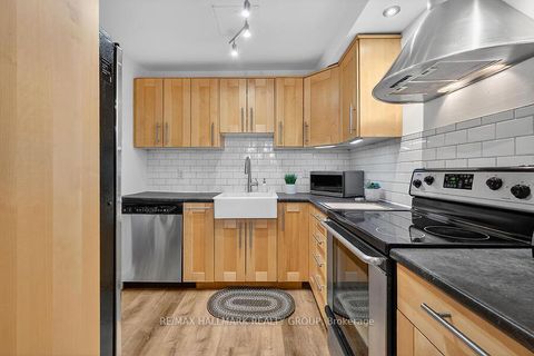 Photo 7 at 912 Dynes Road, Nepean (Carleton Square), Ottawa