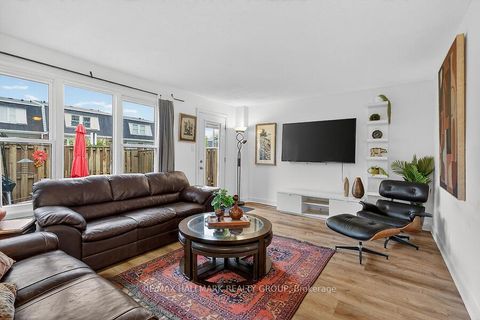 Photo 11 at 912 Dynes Road, Nepean (Carleton Square), Ottawa