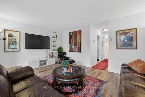 Photo 13 at 912 Dynes Road, Nepean (Carleton Square), Ottawa