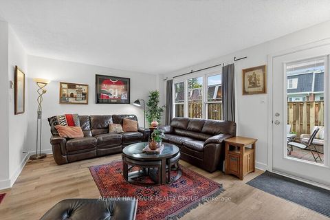 Photo 14 at 912 Dynes Road, Nepean (Carleton Square), Ottawa
