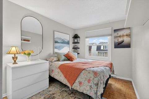 Photo 17 at 912 Dynes Road, Nepean (Carleton Square), Ottawa