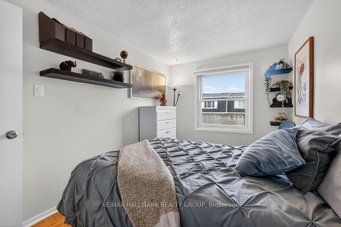 Photo 19 at 912 Dynes Road, Nepean (Carleton Square), Ottawa