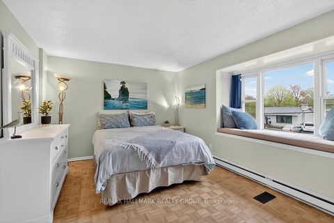 Photo 22 at 912 Dynes Road, Nepean (Carleton Square), Ottawa