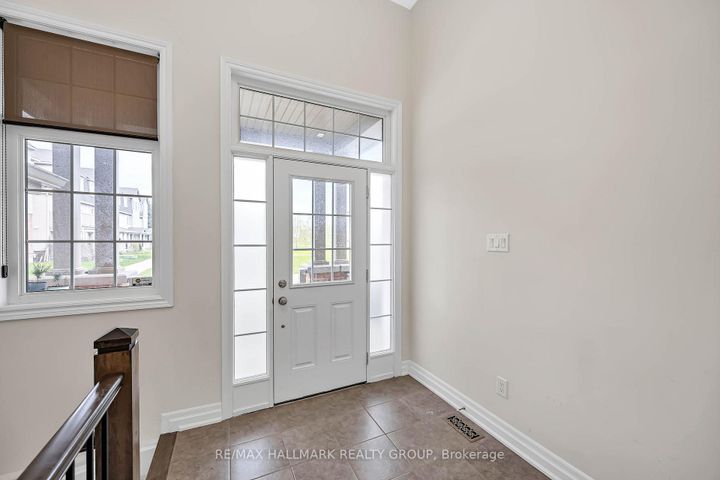 Photo 5 at 3718 Riverbreeze Street, Nepean (Half Moon Bay), Ottawa