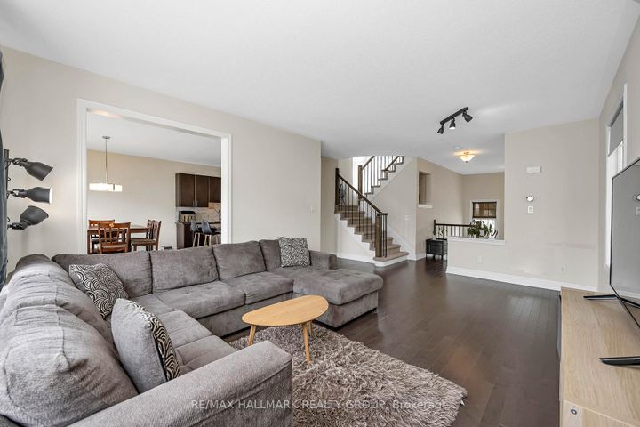 Photo 10 at 3718 Riverbreeze Street, Nepean (Half Moon Bay), Ottawa