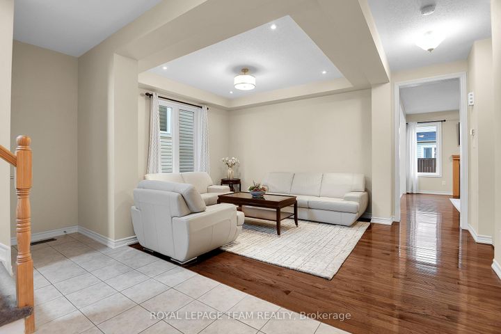 Photo 3 at 302 River Landing Avenue, Nepean (Half Moon Bay), Ottawa