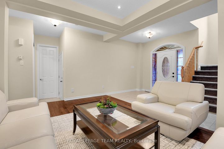 Photo 5 at 302 River Landing Avenue, Nepean (Half Moon Bay), Ottawa