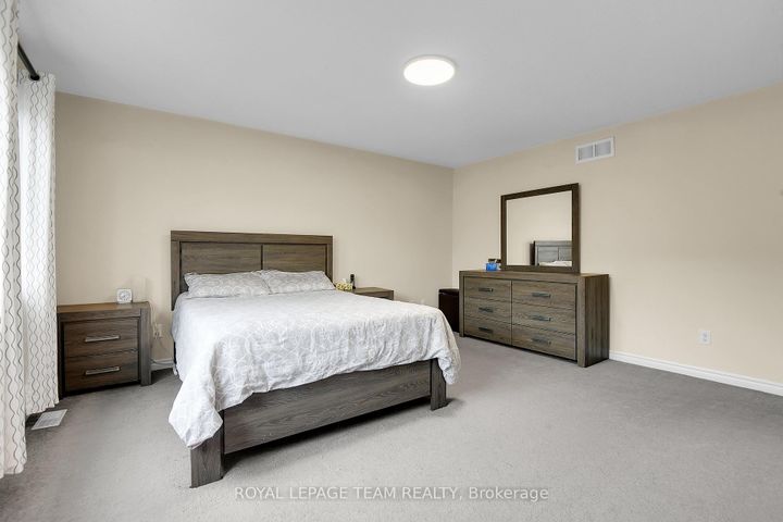 Photo 16 at 302 River Landing Avenue, Nepean (Half Moon Bay), Ottawa