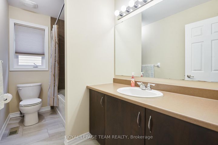 Photo 21 at 302 River Landing Avenue, Nepean (Half Moon Bay), Ottawa