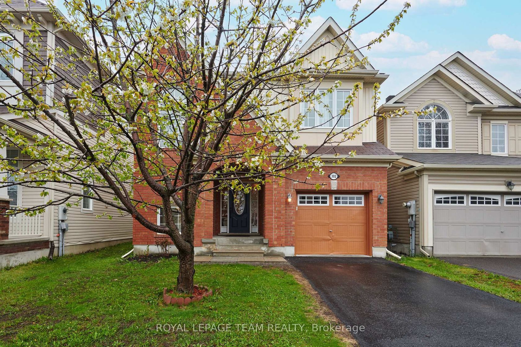 302 River Landing Avenue, Nepean (Half Moon Bay), Ottawa 