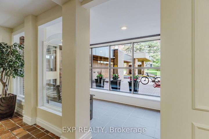 Photo 6 at 604 - 1356 MEADOWLANDS Drive, Nepean (Borden Farm/Stewart Farm/Carleton Heights/Parkwood Hills), Ottawa