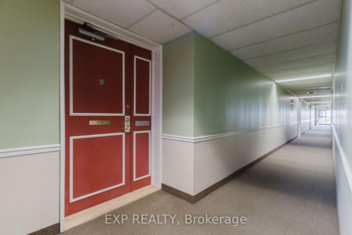 Photo 8 at 604 - 1356 MEADOWLANDS Drive, Nepean (Borden Farm/Stewart Farm/Carleton Heights/Parkwood Hills), Ottawa