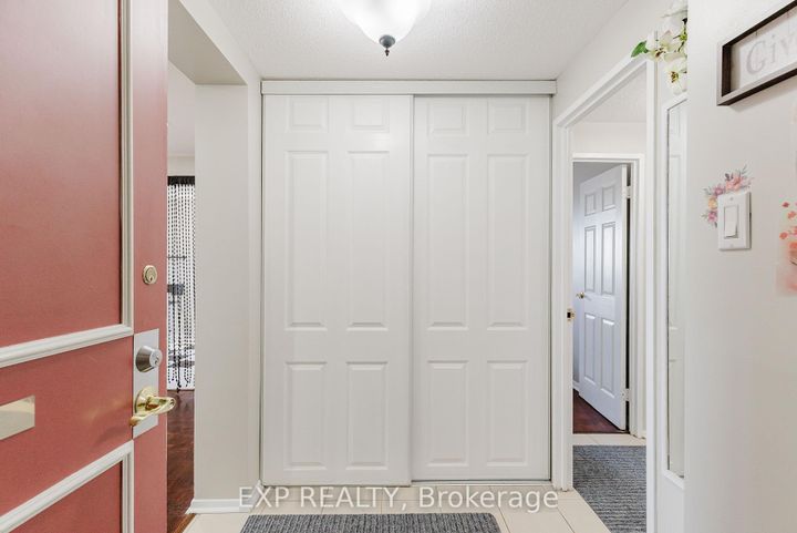 Photo 9 at 604 - 1356 MEADOWLANDS Drive, Nepean (Borden Farm/Stewart Farm/Carleton Heights/Parkwood Hills), Ottawa