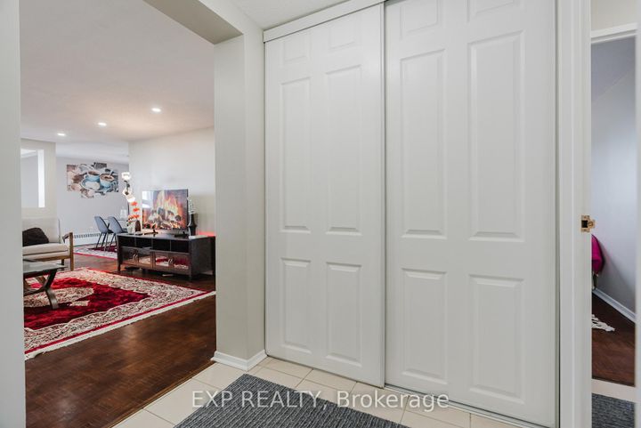 Photo 10 at 604 - 1356 MEADOWLANDS Drive, Nepean (Borden Farm/Stewart Farm/Carleton Heights/Parkwood Hills), Ottawa