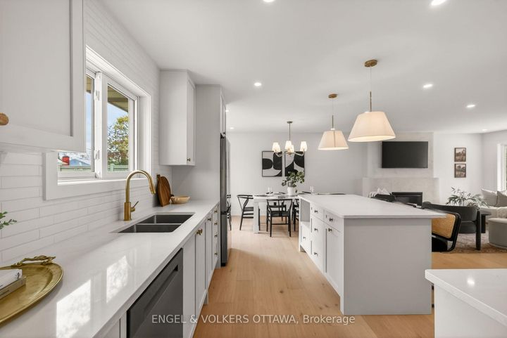 Photo 9 at 24 Roundhay Drive, Nepean (Manordale), Ottawa