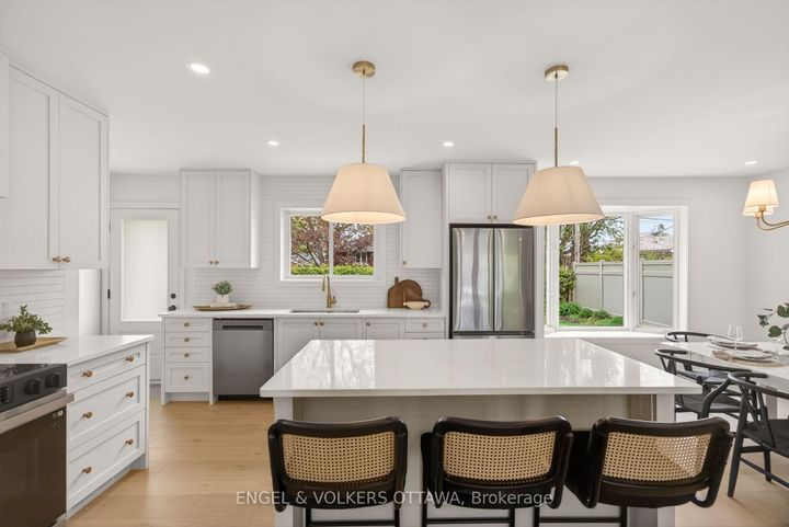 Photo 11 at 24 Roundhay Drive, Nepean (Manordale), Ottawa