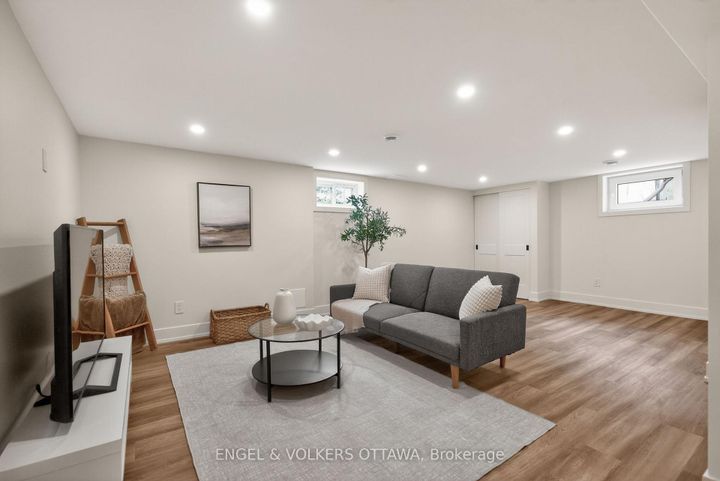 Photo 22 at 24 Roundhay Drive, Nepean (Manordale), Ottawa