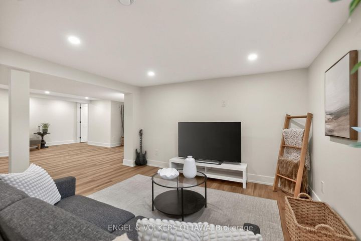 Photo 23 at 24 Roundhay Drive, Nepean (Manordale), Ottawa