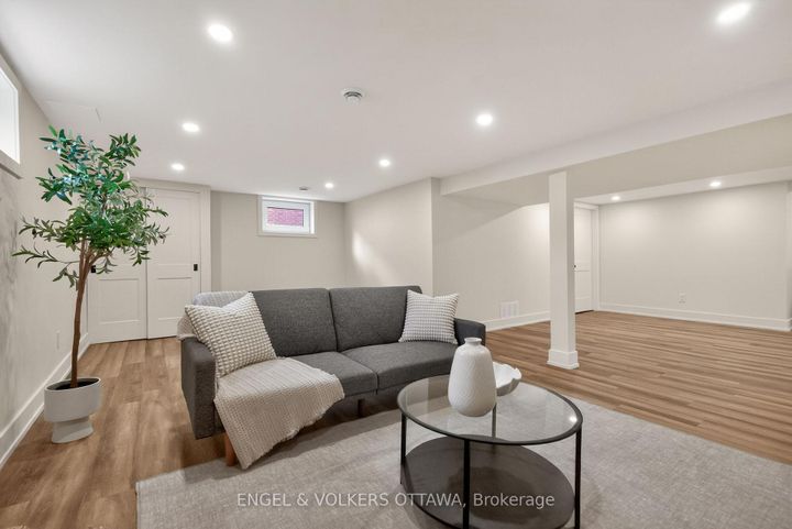 Photo 24 at 24 Roundhay Drive, Nepean (Manordale), Ottawa