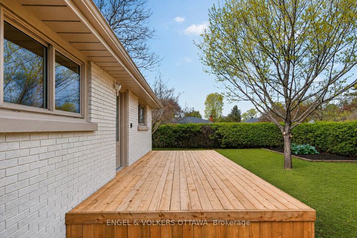 Photo 32 at 24 Roundhay Drive, Nepean (Manordale), Ottawa