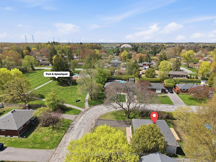 Photo 36 at 24 Roundhay Drive, Nepean (Manordale), Ottawa