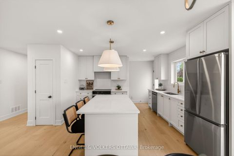 Photo 8 at 24 Roundhay Drive, Nepean (Manordale), Ottawa