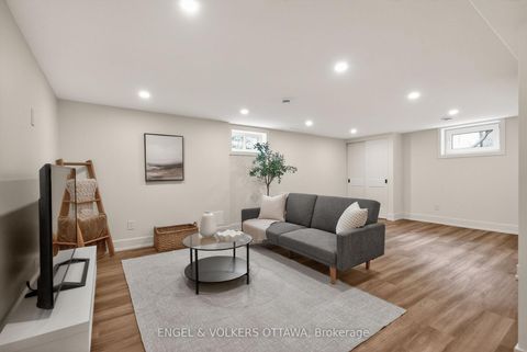 Photo 22 at 24 Roundhay Drive, Nepean (Manordale), Ottawa