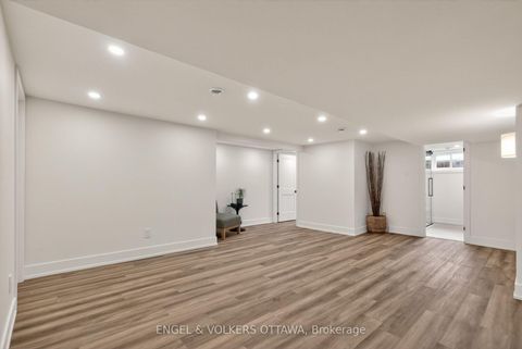 Photo 30 at 24 Roundhay Drive, Nepean (Manordale), Ottawa