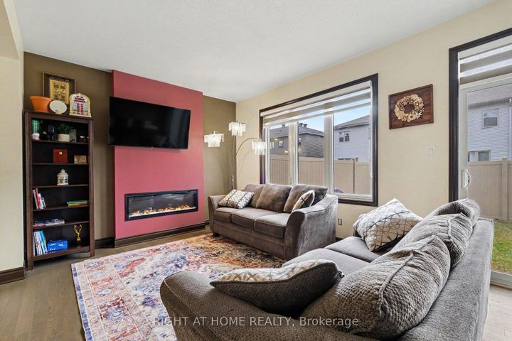 Photo 5 at 608 Fenwick Way, Nepean (Stonebridge), Ottawa