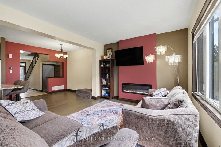 Photo 6 at 608 Fenwick Way, Nepean (Stonebridge), Ottawa