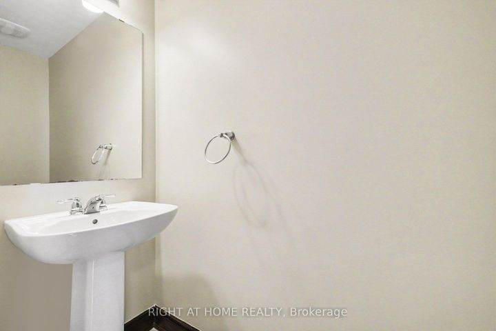 Photo 13 at 608 Fenwick Way, Nepean (Stonebridge), Ottawa