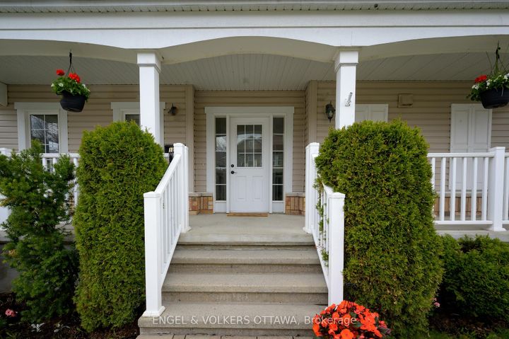Photo 2 at 106 Forest Water Way, Nepean (Half Moon Bay), Ottawa