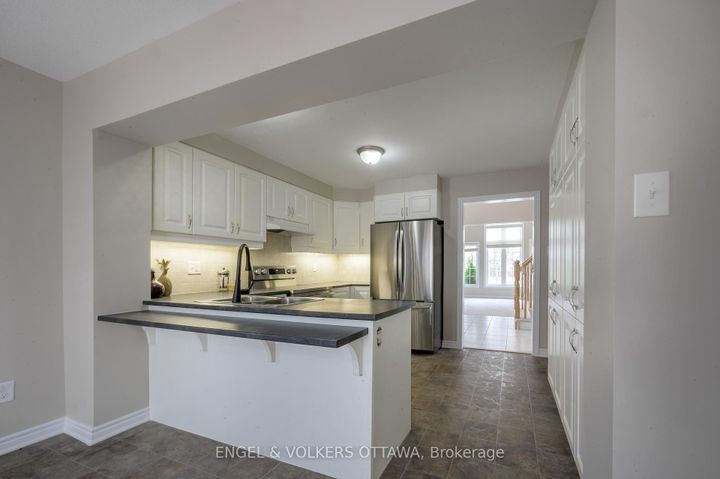 Photo 8 at 106 Forest Water Way, Nepean (Half Moon Bay), Ottawa