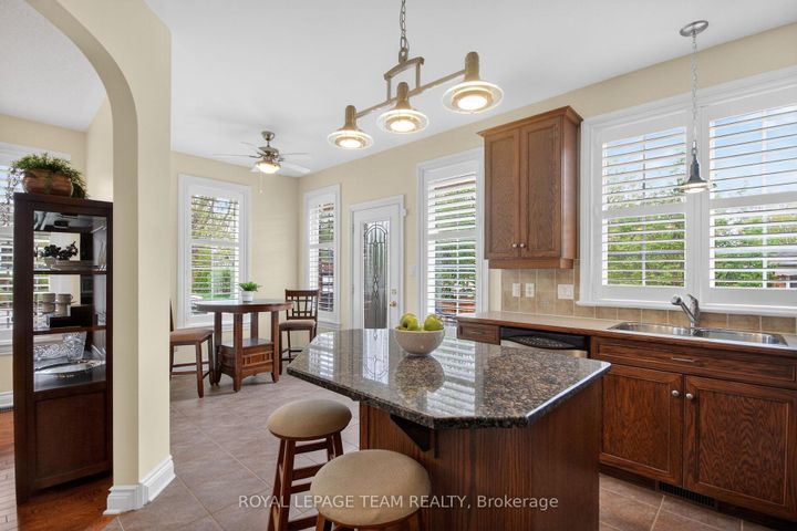 Photo 13 at 259 Cairnsmore Circle, Nepean (Stonebridge), Ottawa