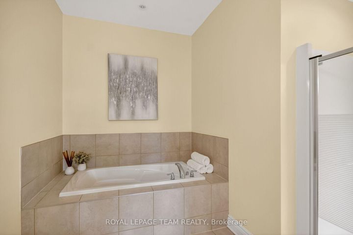 Photo 30 at 259 Cairnsmore Circle, Nepean (Stonebridge), Ottawa