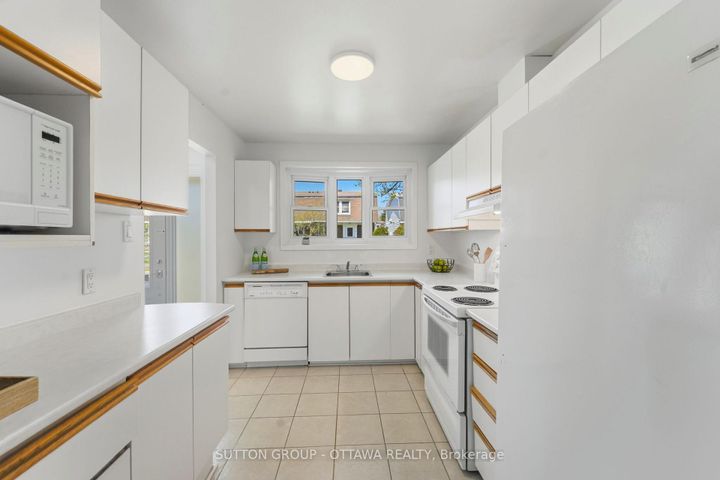 Photo 6 at 54 - 920 Dynes Road, Nepean (Carleton Square), Ottawa
