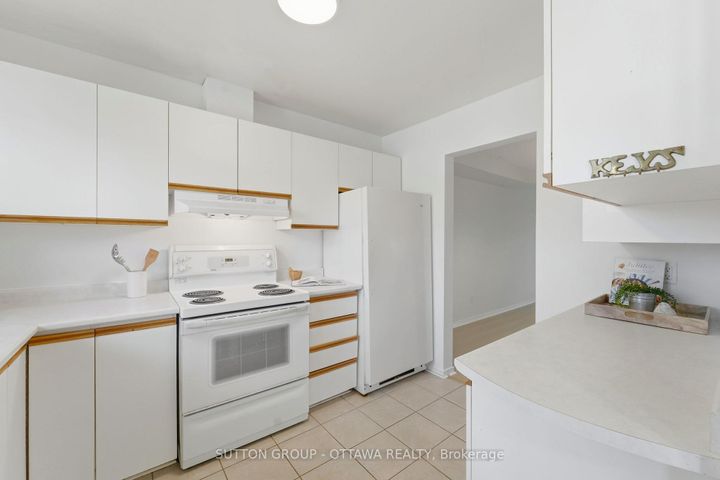 Photo 7 at 54 - 920 Dynes Road, Nepean (Carleton Square), Ottawa