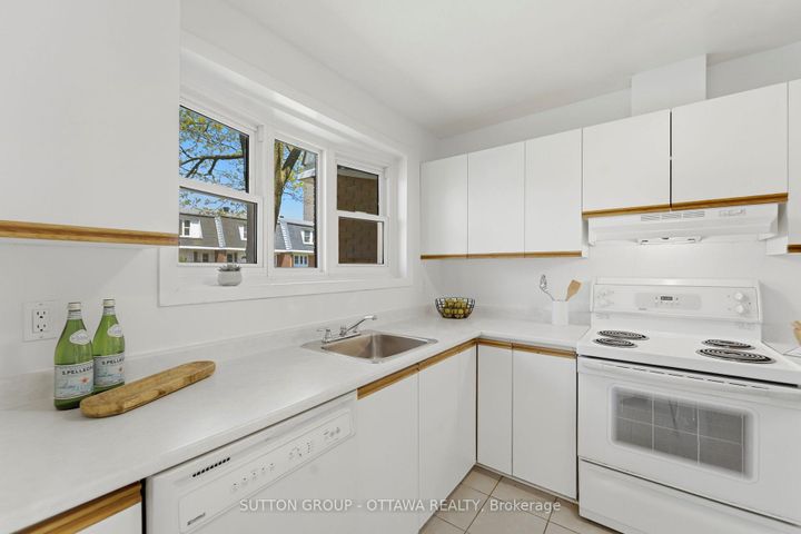 Photo 8 at 54 - 920 Dynes Road, Nepean (Carleton Square), Ottawa